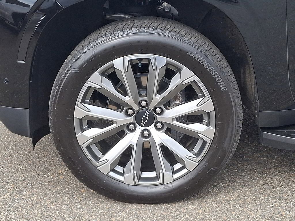 Used 2025 Chevrolet Tahoe LS RWD image 8