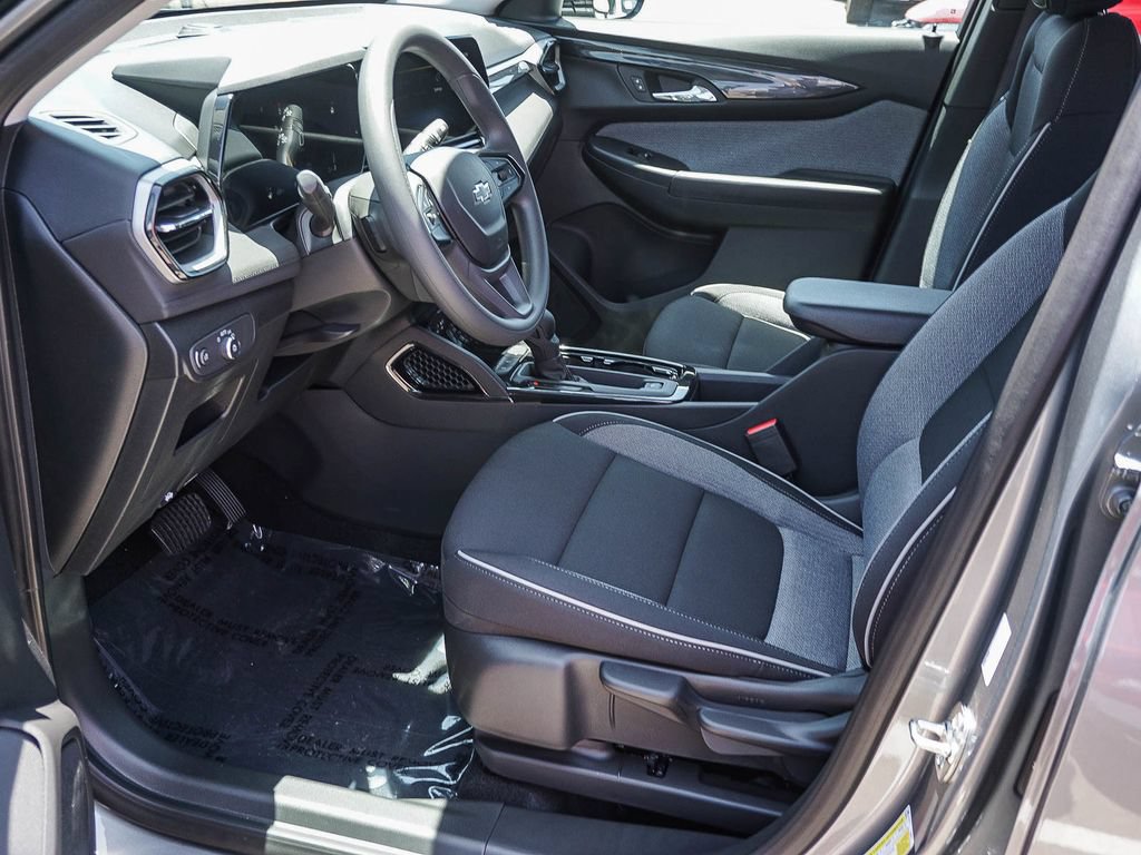 New 2026 Chevrolet TrailBlazer LT w/ Midnight Edition FWD image 17
