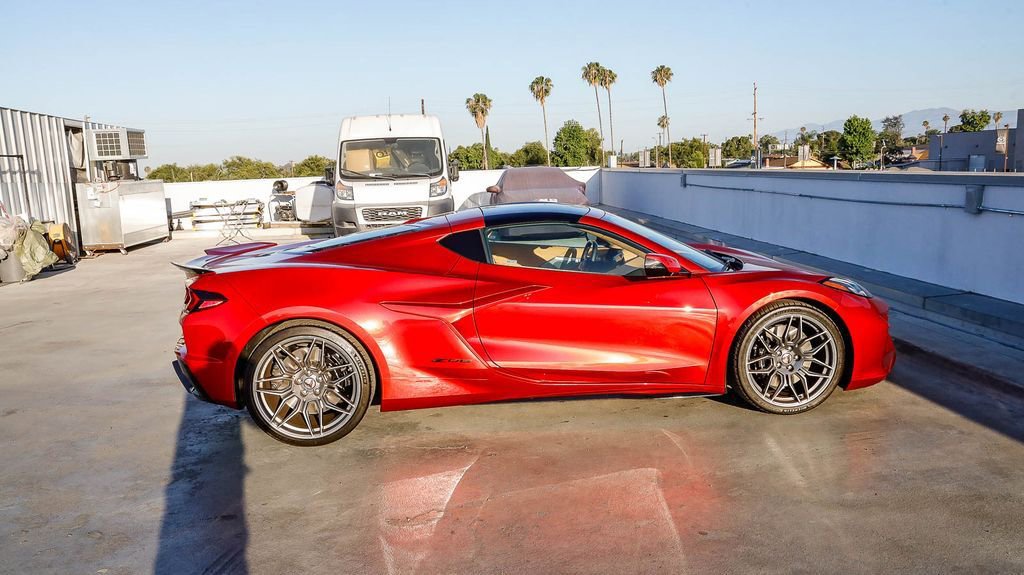 Used 2023 Chevrolet Corvette Z06 RWD image 13