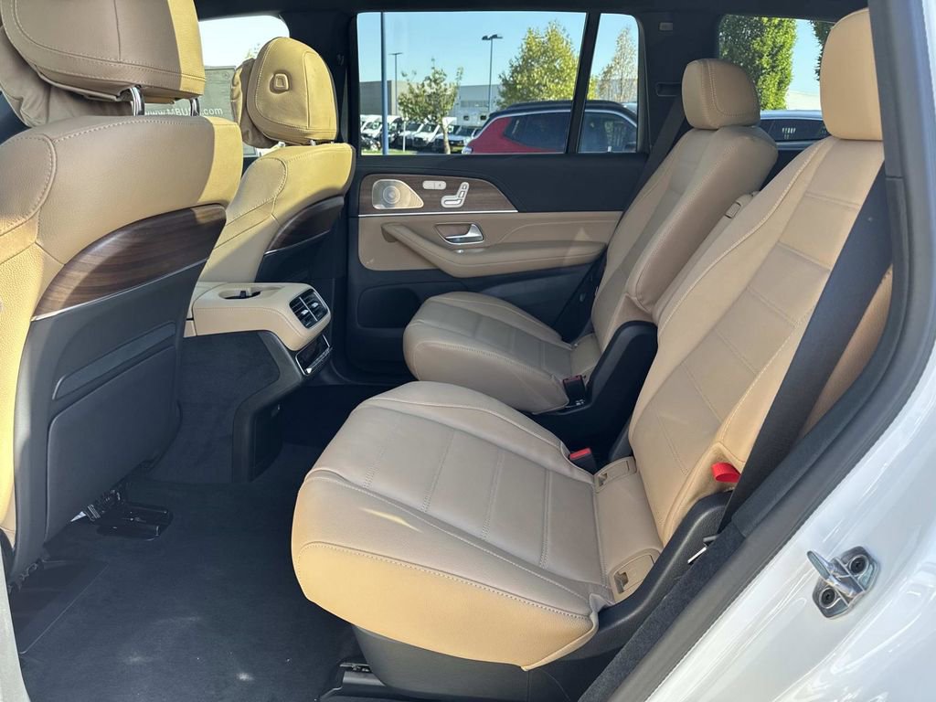 New 2026 Mercedes-Benz GLS 580 4MATIC image 15