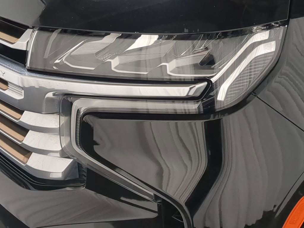Used 2021 Chevrolet Suburban High Country w/ Premium Package image 22