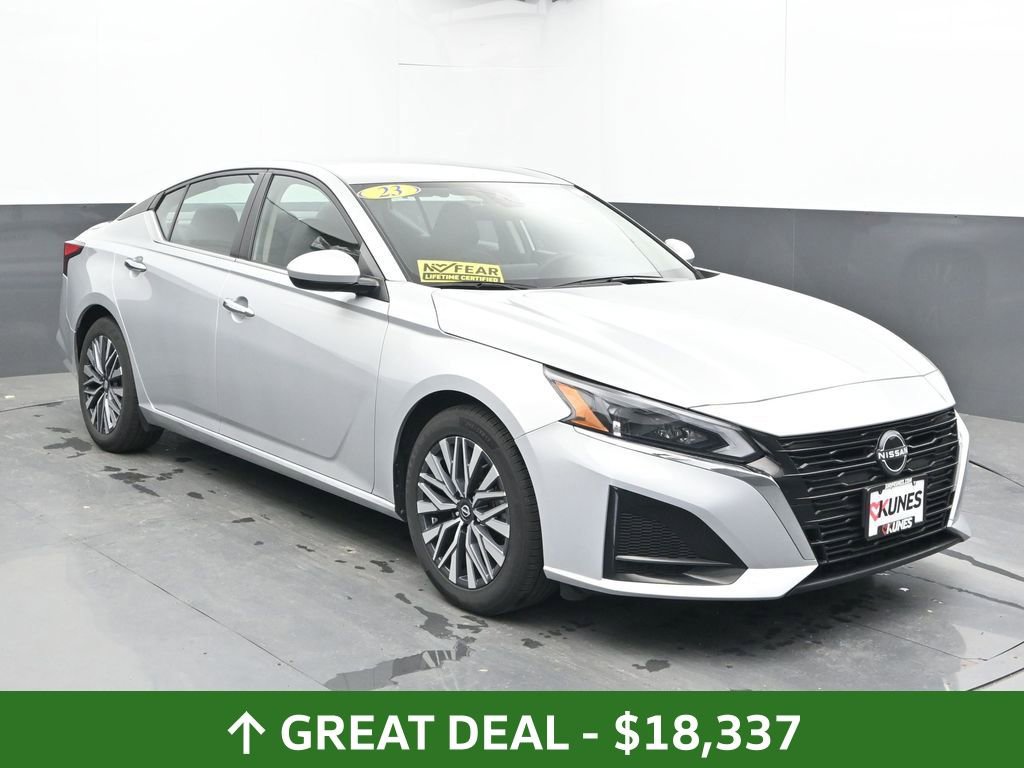 Used 2023 Nissan Altima 2.5 SV FWD image 4