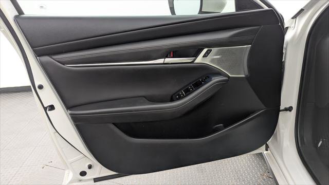 Used 2019 MAZDA MAZDA3 AWD Hatchback w/ Preferred Pkg image 13