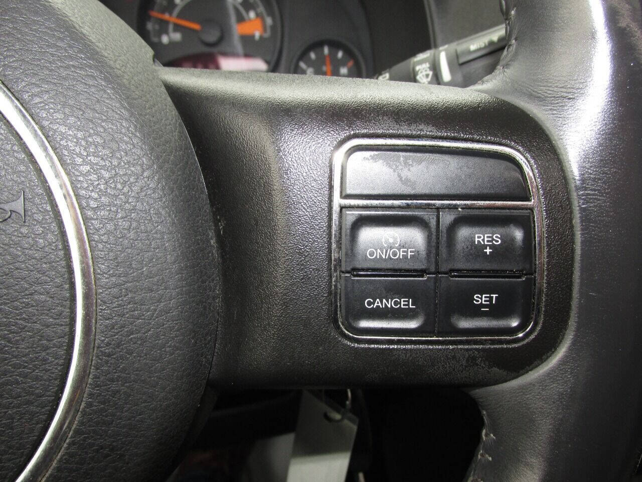 Used 2014 Jeep Patriot Latitude FWD image 58