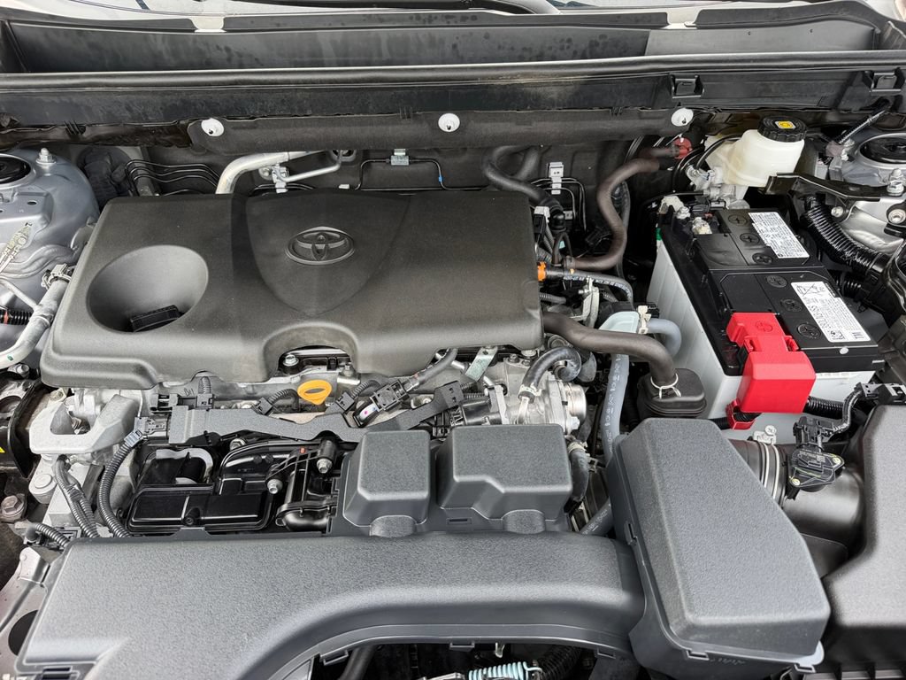 Used 2025 Toyota RAV4 LE AWD/4WD image 29
