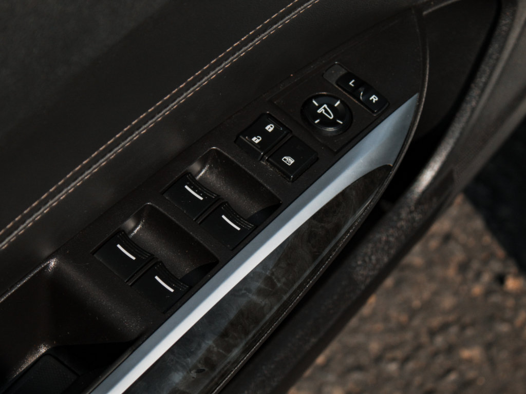 Used 2020 Acura TLX FWD image 9