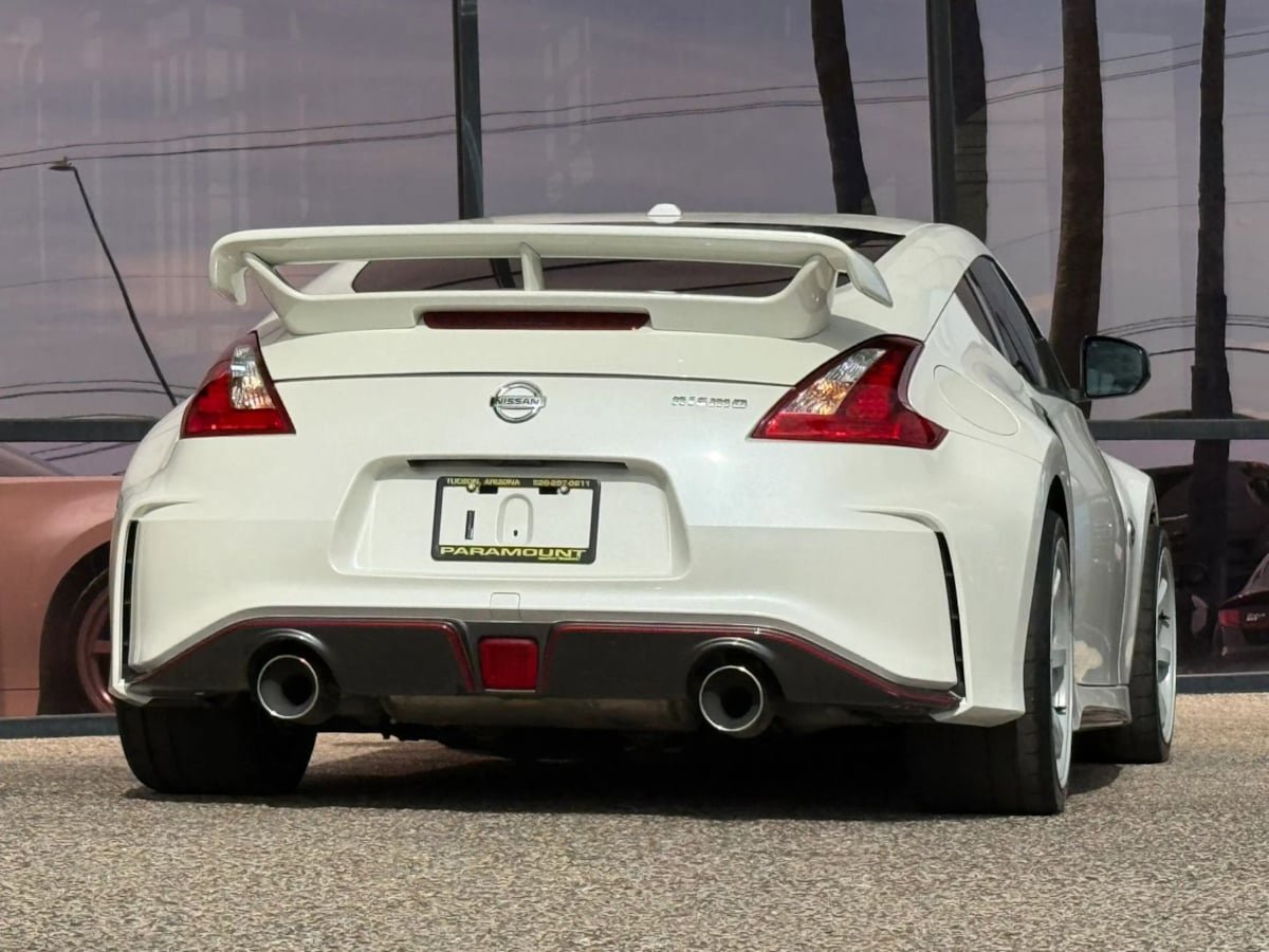 Used 2019 Nissan 370Z NISMO RWD image 11
