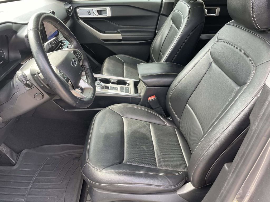 Certified 2021 Ford Explorer Limited w/ Equipment Group 301A image 13