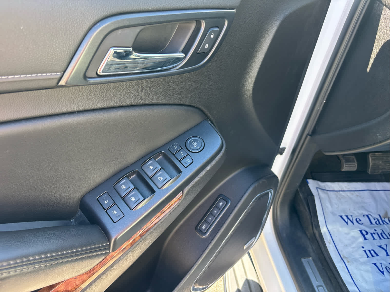 Used 2018 Chevrolet Tahoe Premier AWD/4WD image 16