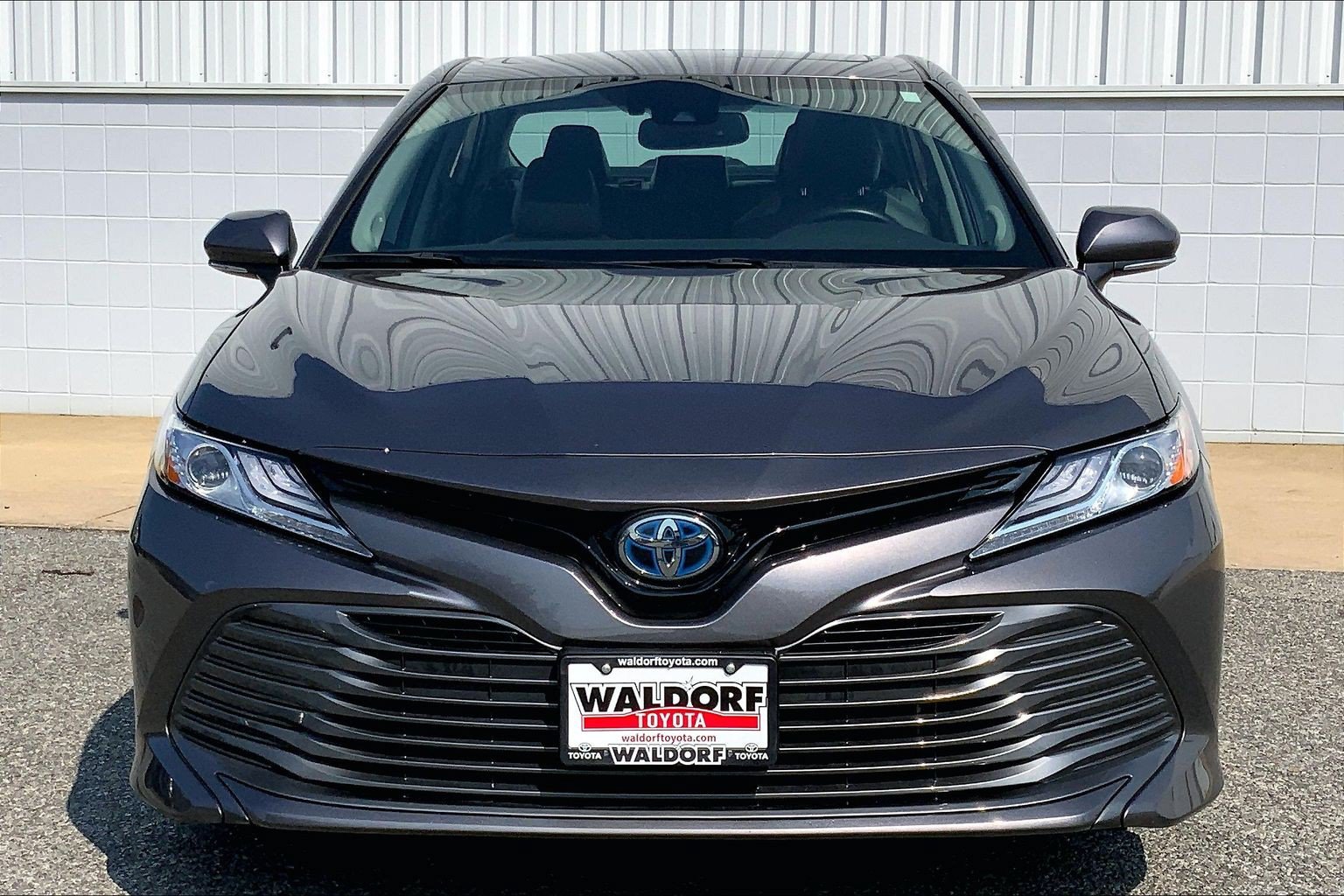 Used 2020 Toyota Camry XLE w/ Sunroof Package FWD image 3