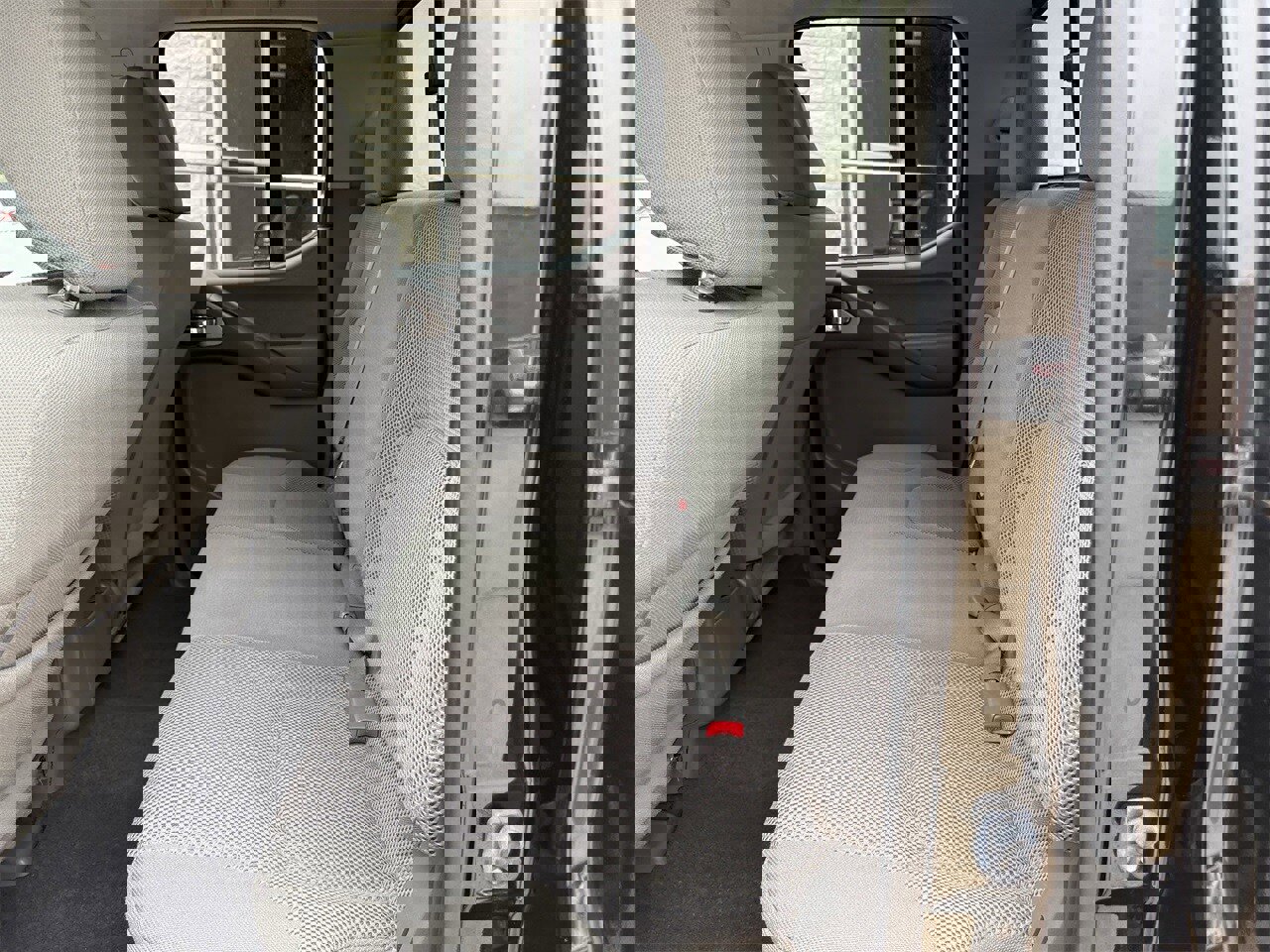 Used 2019 Nissan Frontier SV image 27