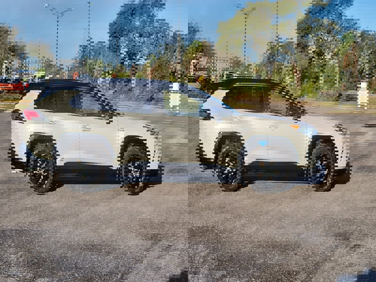 Used 2019 Toyota RAV4 XSE image 4