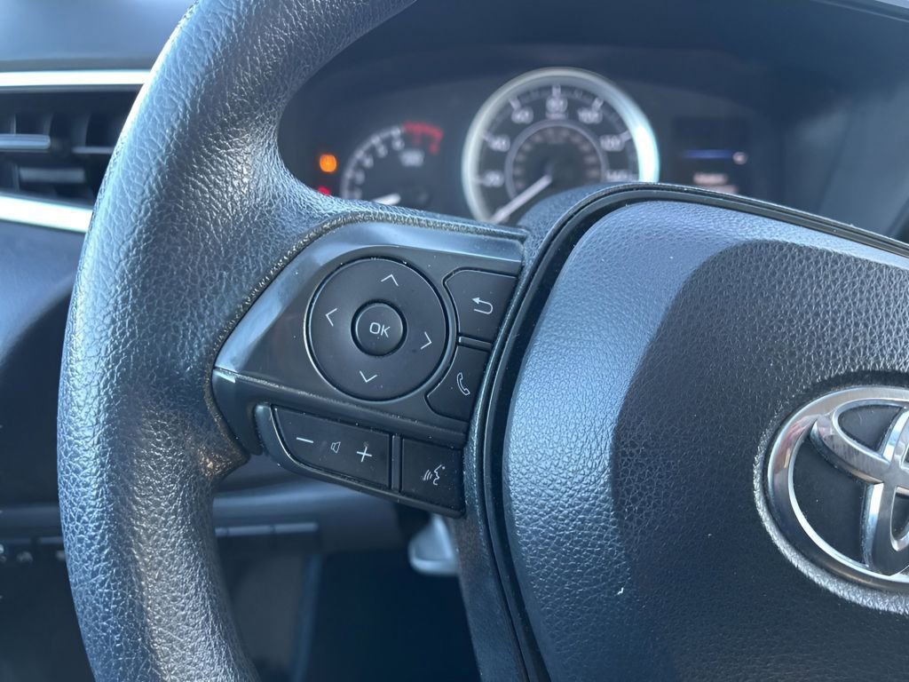 Used 2020 Toyota Corolla LE image 18