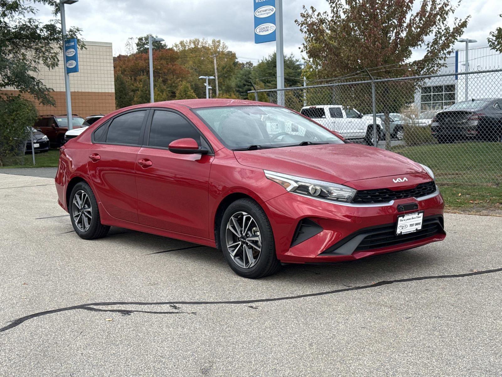 Used 2022 Kia Forte LXS image 3