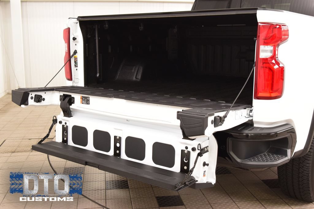 Used 2025 Chevrolet Silverado 1500 ZR2 w/ Technology Package AWD/4WD image 29