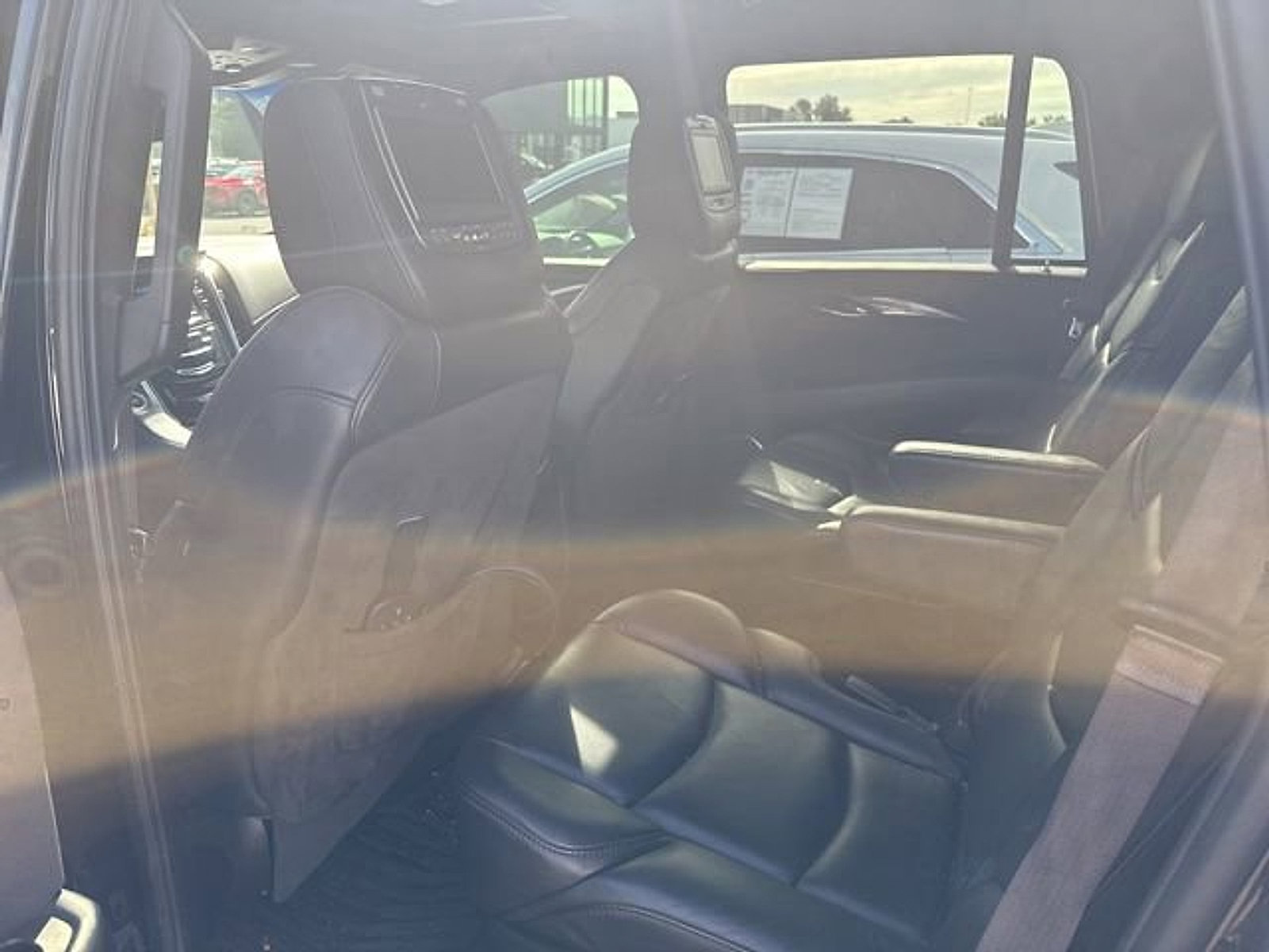 Used 2017 Cadillac Escalade Platinum AWD/4WD image 8