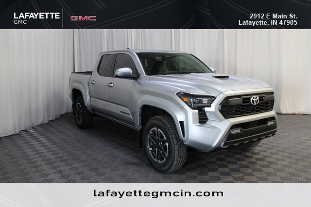 Used 2025 Toyota Tacoma Limited image 1