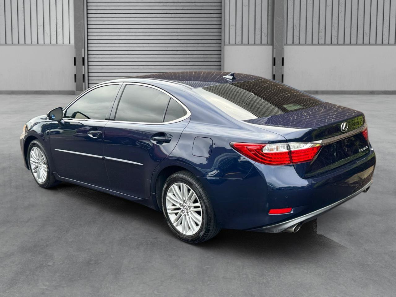 Used 2014 Lexus ES 350 w/ Luxury Package FWD image 34