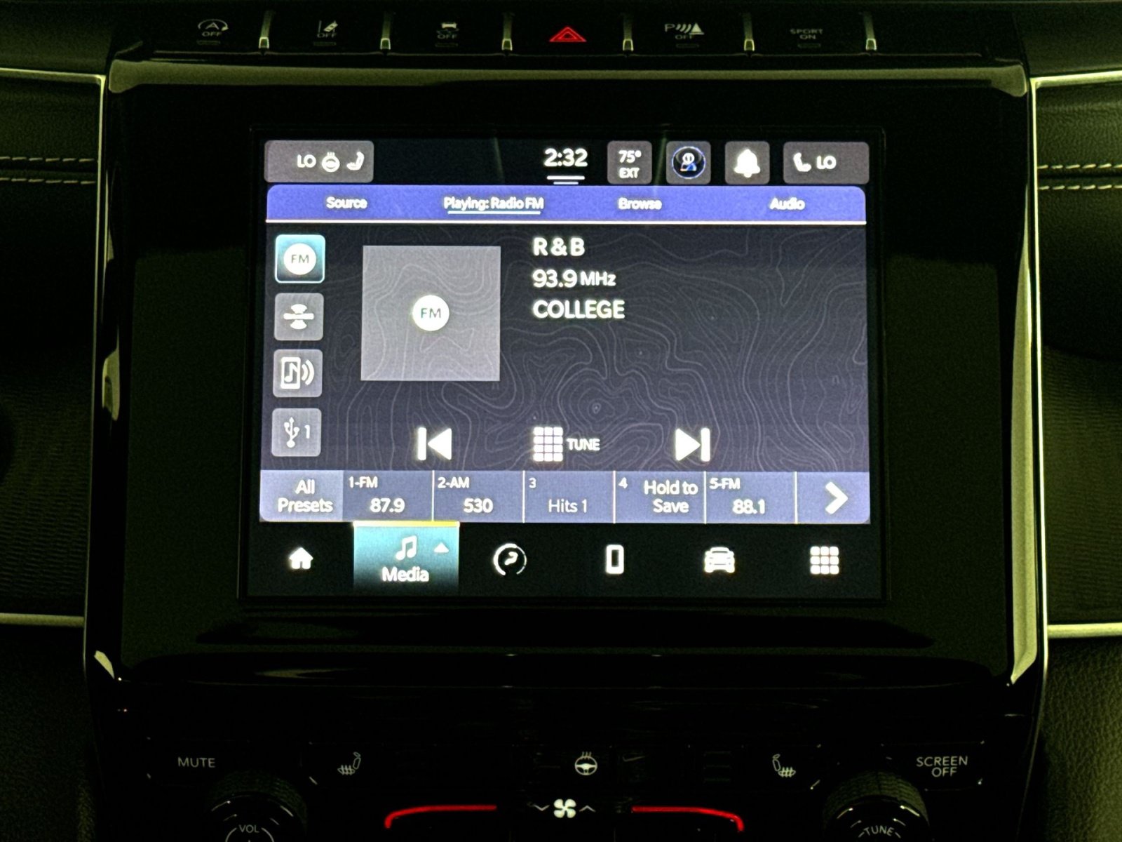Used 2023 Jeep Grand Cherokee Altitude AWD/4WD image 18