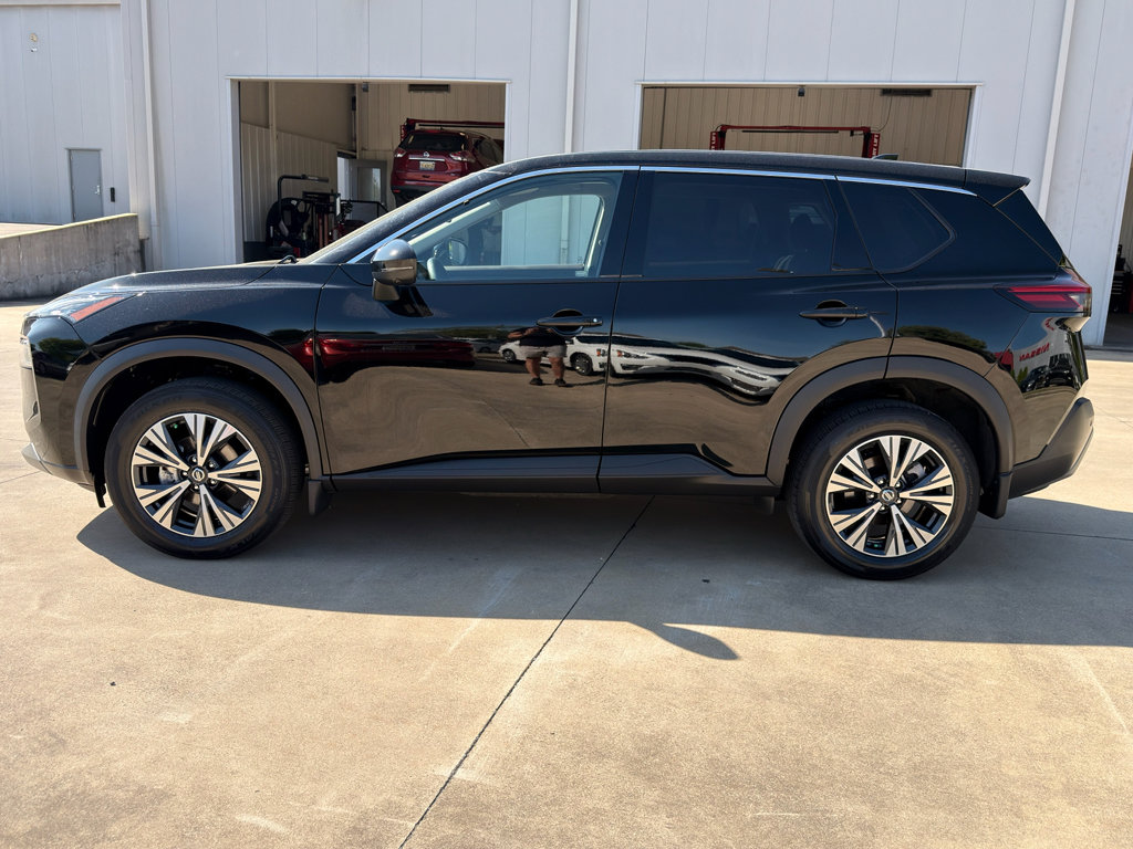 Certified 2021 Nissan Rogue SV image 6