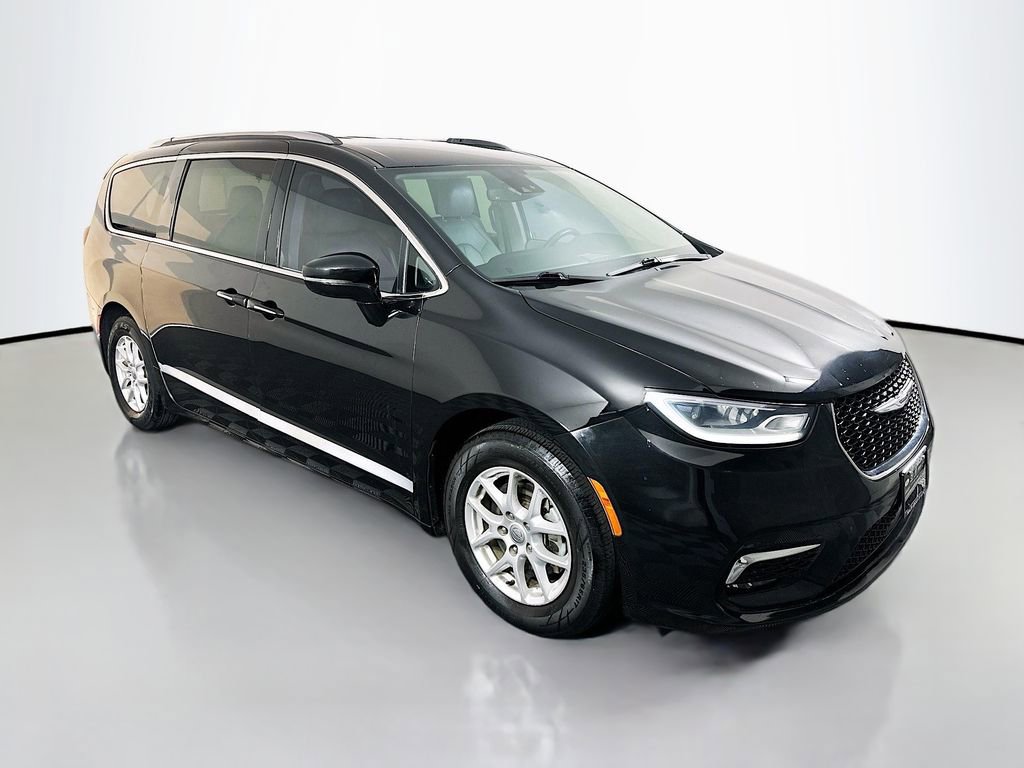 Used 2021 Chrysler Pacifica Touring-L image 1