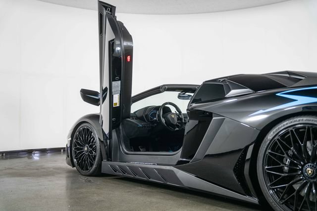 Used 2017 Lamborghini Aventador LP 750-4 Superveloce AWD/4WD image 14