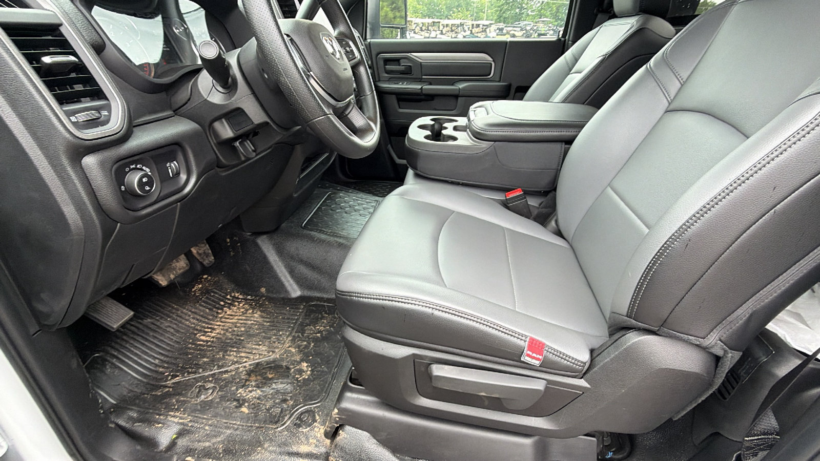New 2025 RAM 5500 Tradesman RWD image 18
