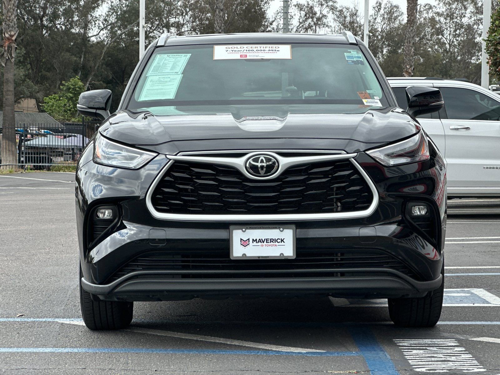 Used 2024 Toyota Highlander XLE FWD image 7