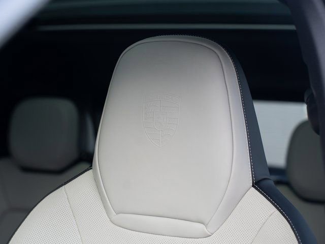 Certified 2025 Porsche Cayenne S image 19