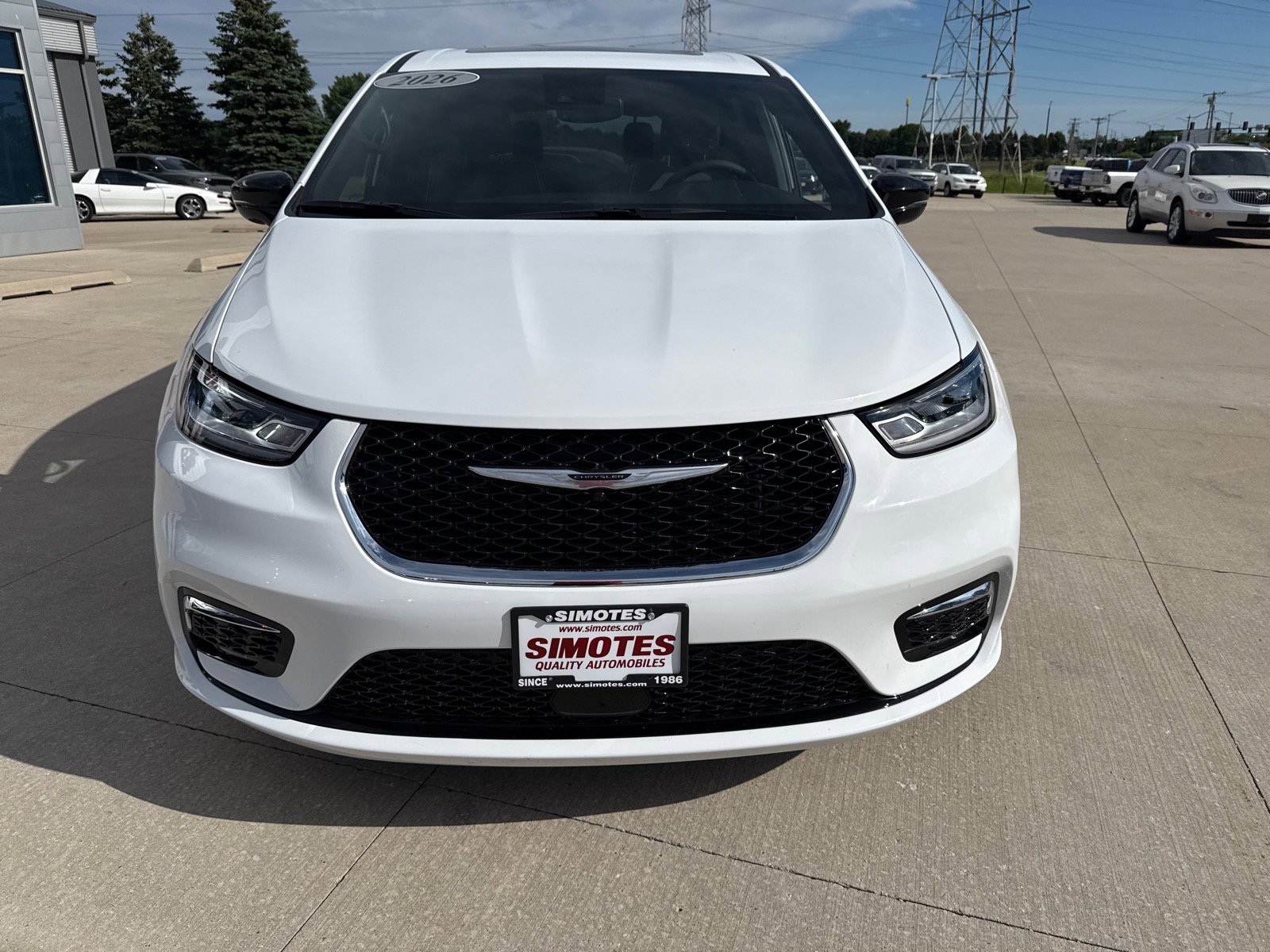 Used 2026 Chrysler Pacifica Limited FWD image 6