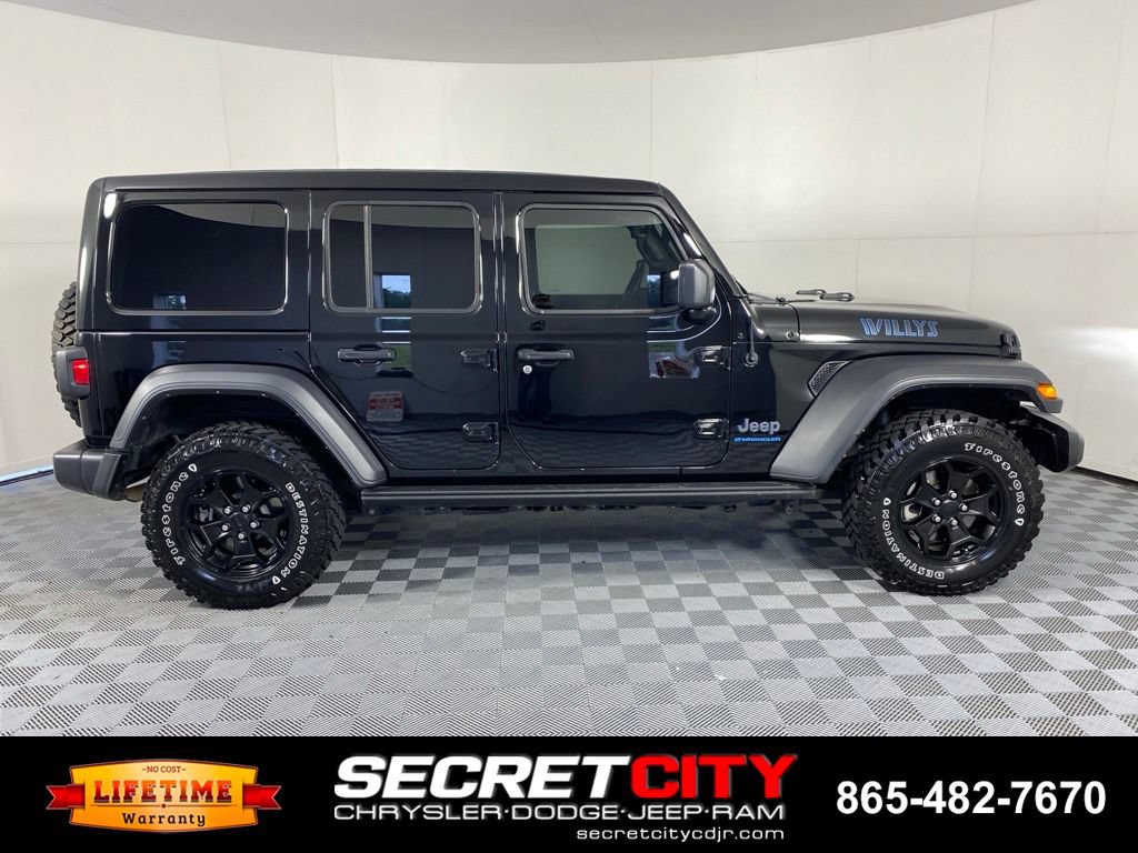 Used 2023 Jeep Wrangler Unlimited w/ Sun & Screen Package AWD/4WD image 8