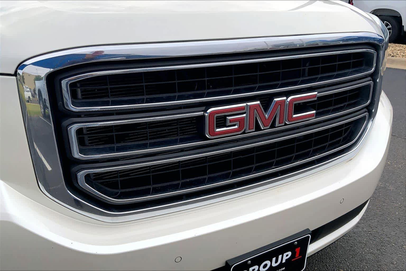 Used 2015 GMC Yukon XL SLT w/ Open Road Package AWD/4WD image 30