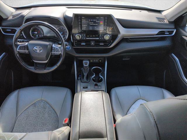 Used 2022 Toyota Highlander Bronze Edition image 17