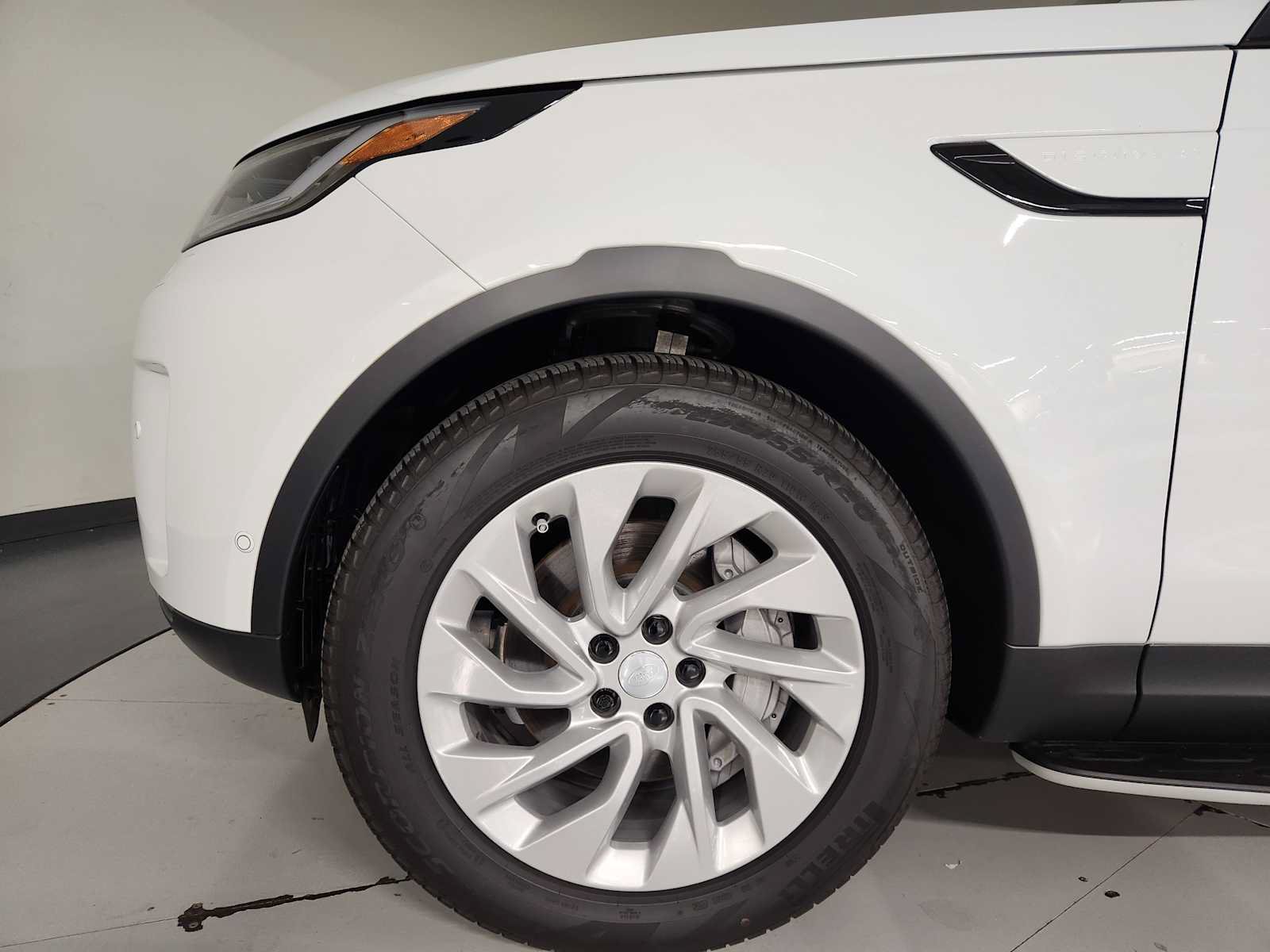 Used 2026 Land Rover Discovery S AWD/4WD image 11