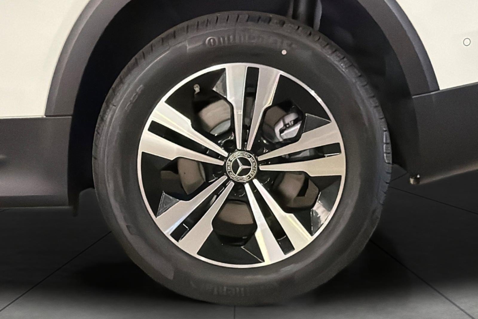 New 2026 Mercedes-Benz GLB 250 image 24