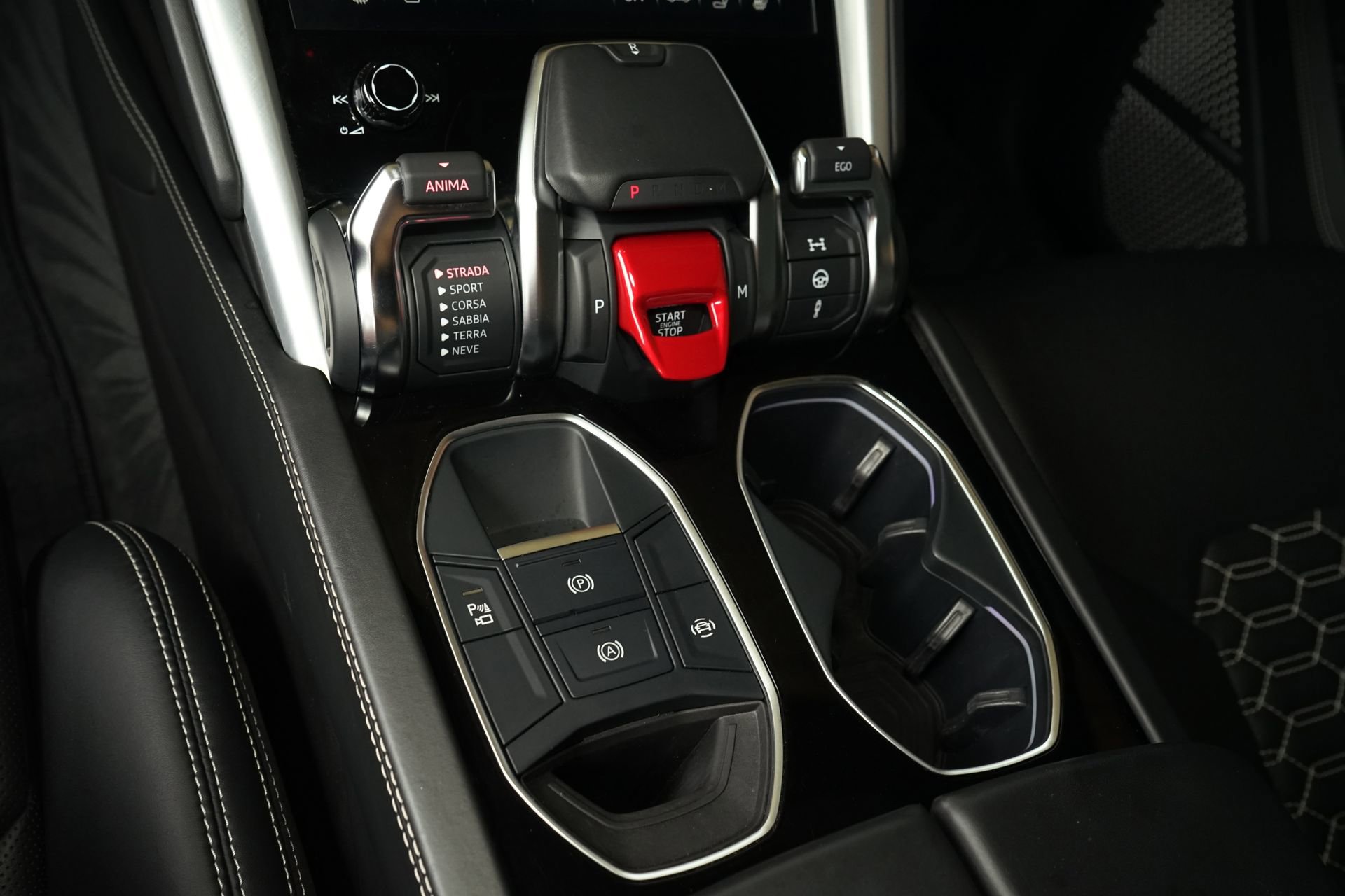 Used 2020 Lamborghini Urus image 23