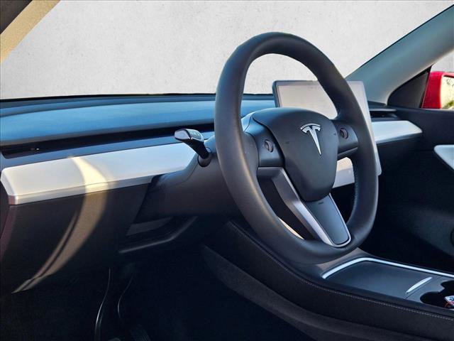 Used 2022 Tesla Model Y Long Range image 10