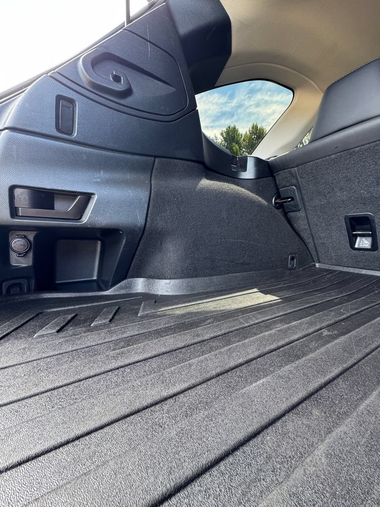 Used 2019 Subaru Outback 3.6R Limited AWD/4WD image 11