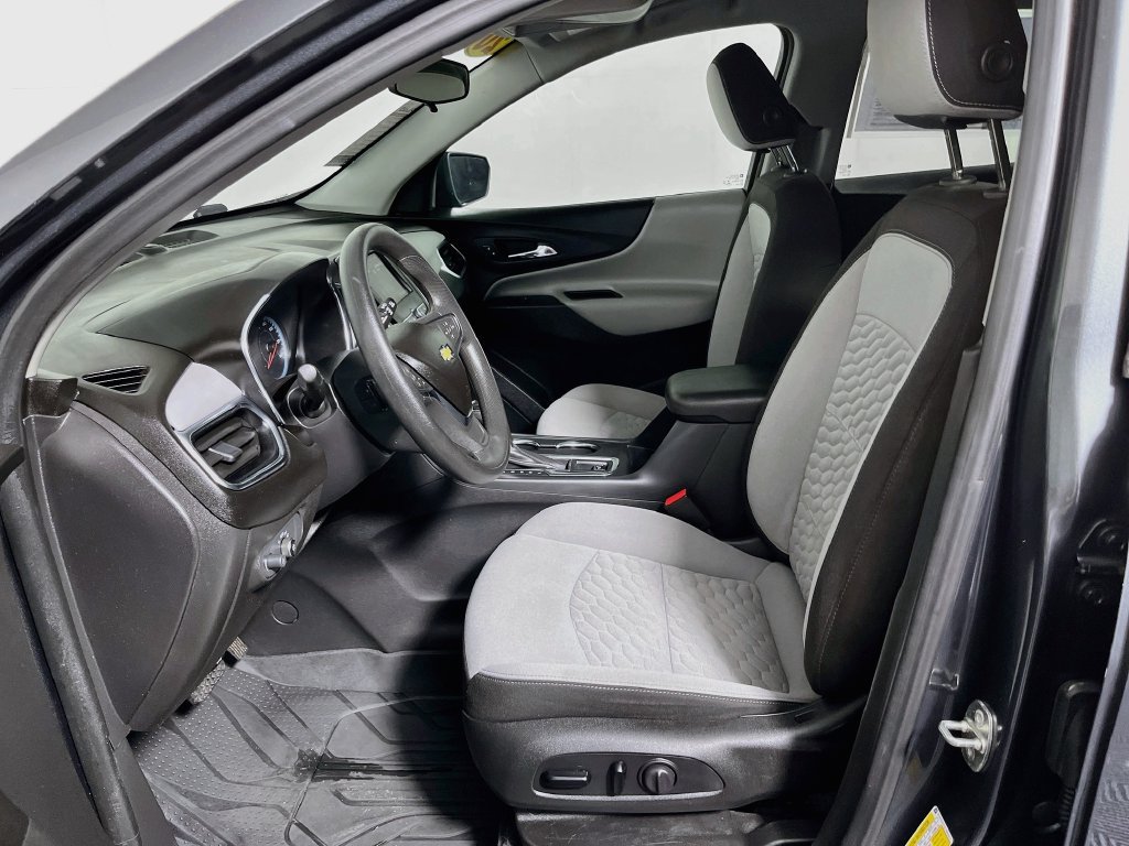 Used 2020 Chevrolet Equinox LS w/ LS Convenience Package FWD image 12