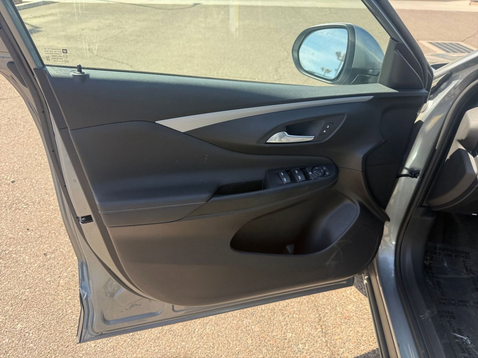 Used 2025 Buick Envista Preferred image 18