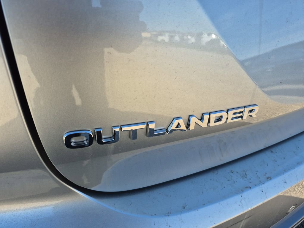 New 2026 Mitsubishi Outlander SE image 47