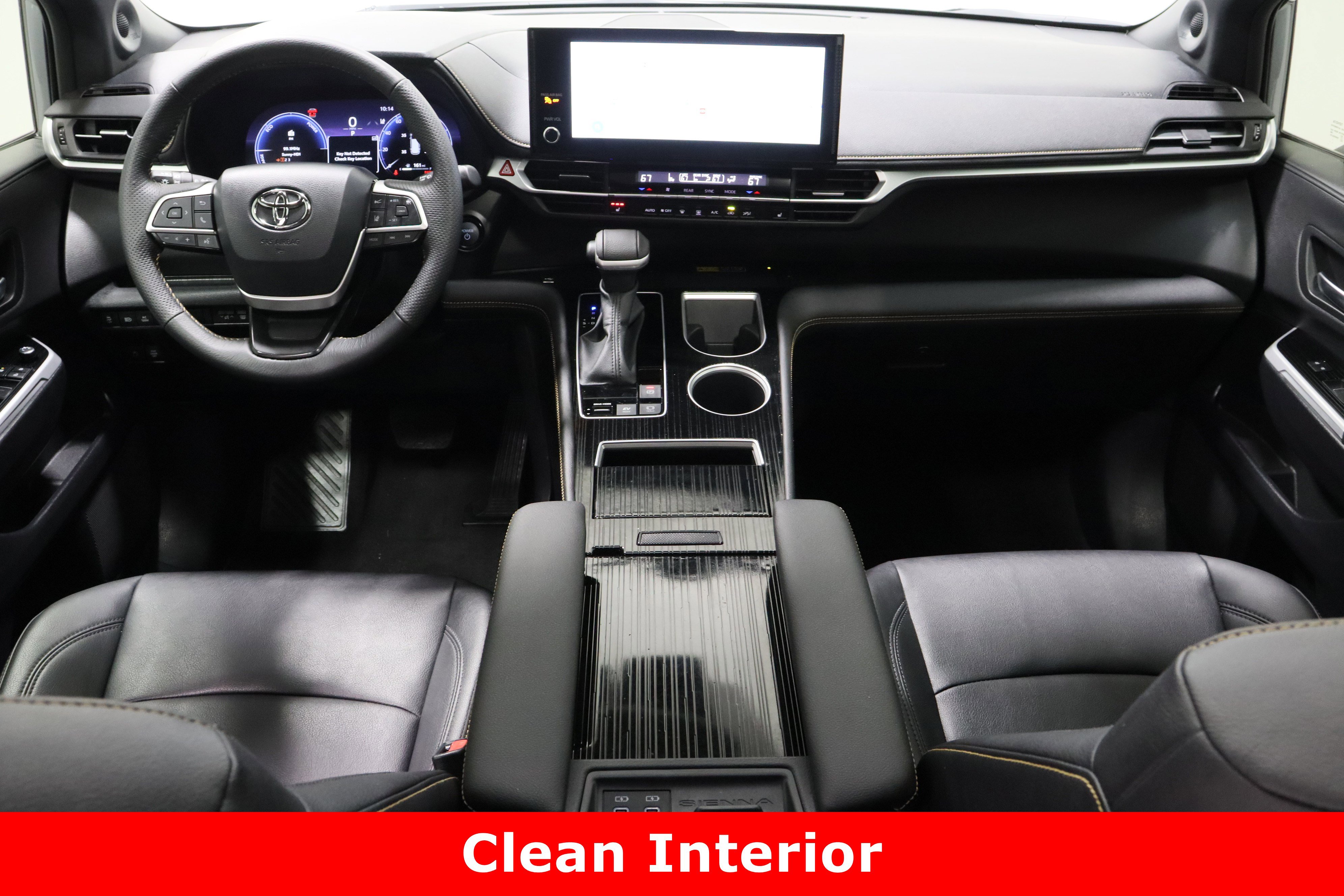 Used 2025 Toyota Sienna XLE Woodland Edition image 33