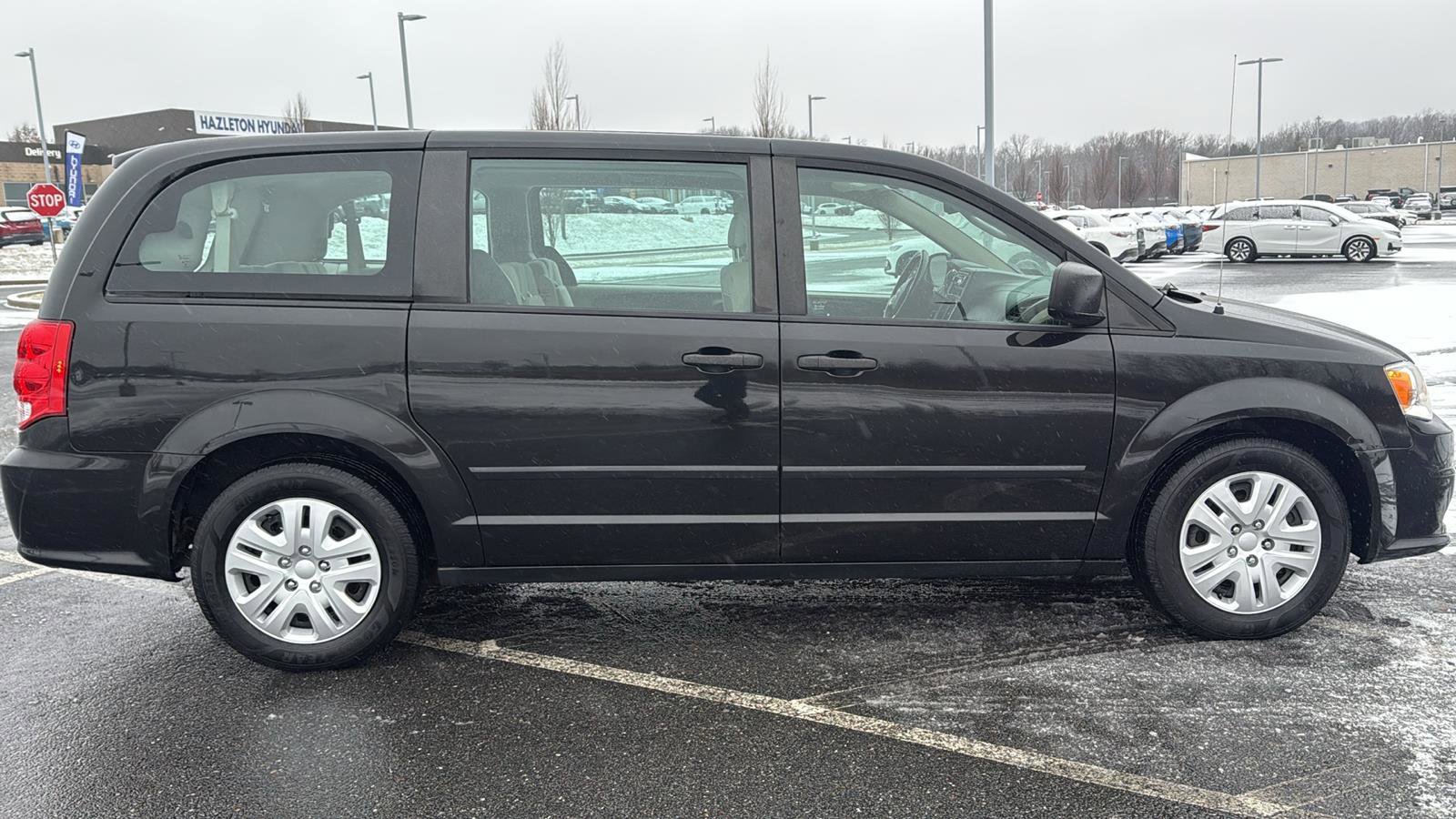 Used 2015 Dodge Grand Caravan American Value Package w/ UConnect Hands-Free Group image 4