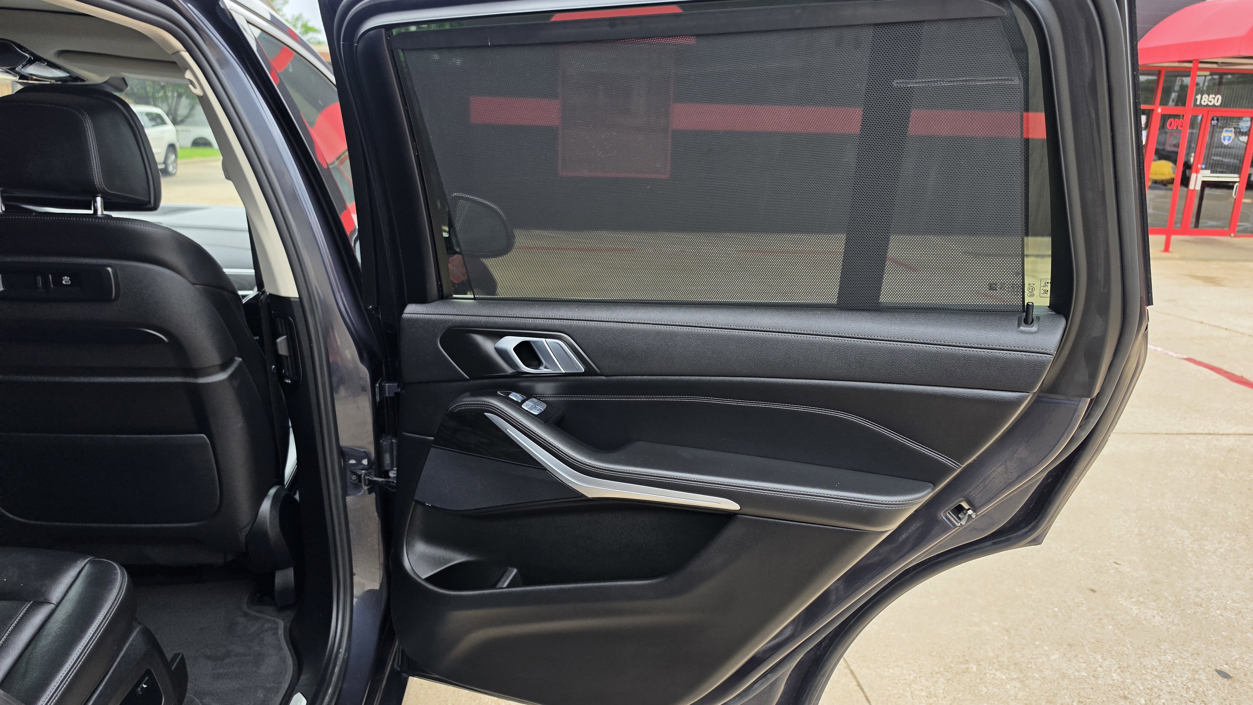 Used 2022 BMW X7 xDrive40i w/ Premium Package image 33