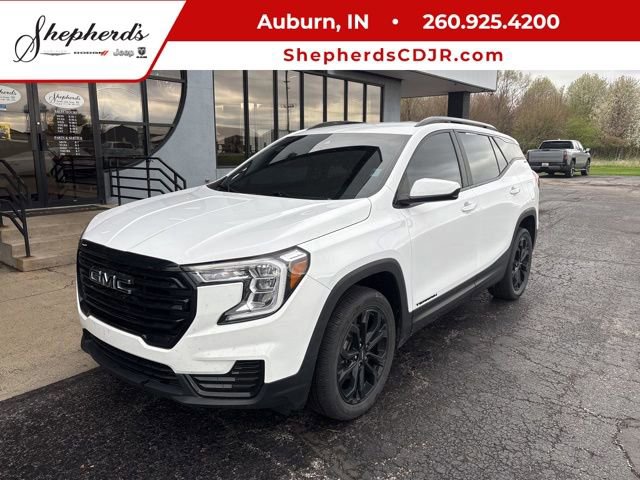 Used 2022 GMC Terrain SLE w/ Driver Convenience Package image 1