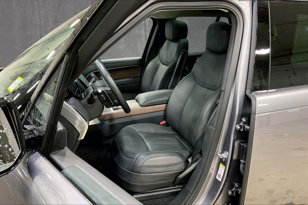 Used 2024 Land Rover Range Rover SE image 21
