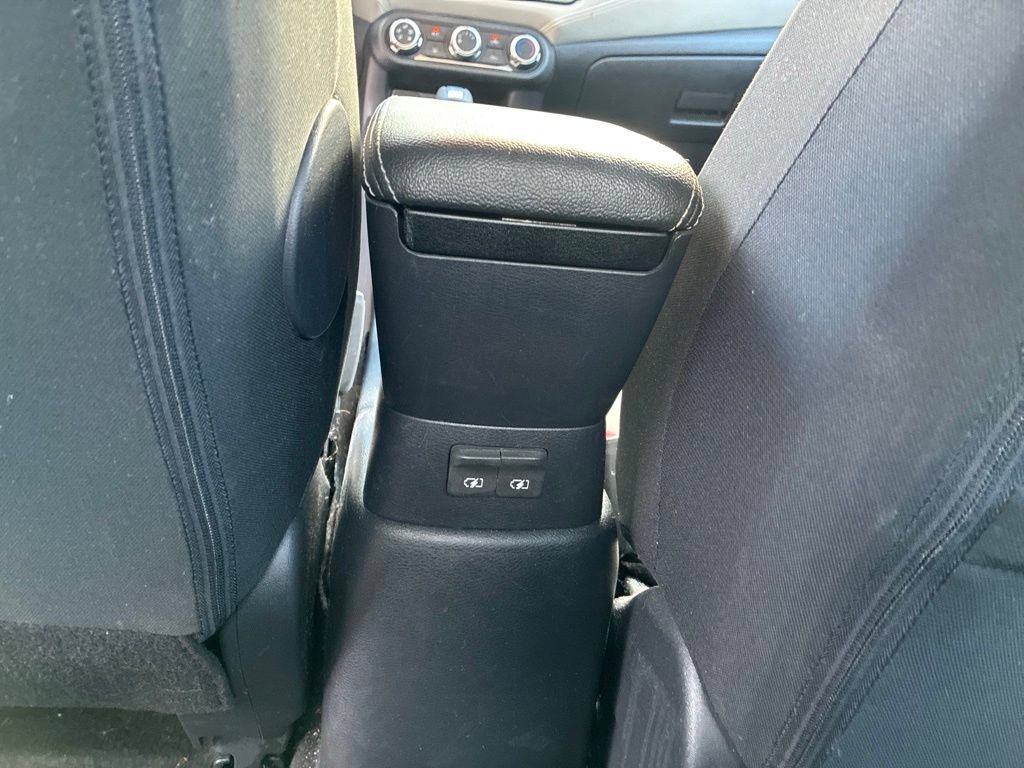 Used 2020 Nissan Versa SV FWD image 17