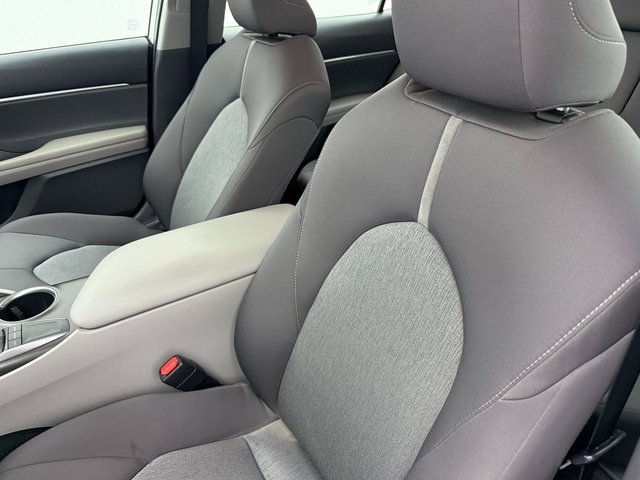 Used 2022 Toyota Camry LE image 9