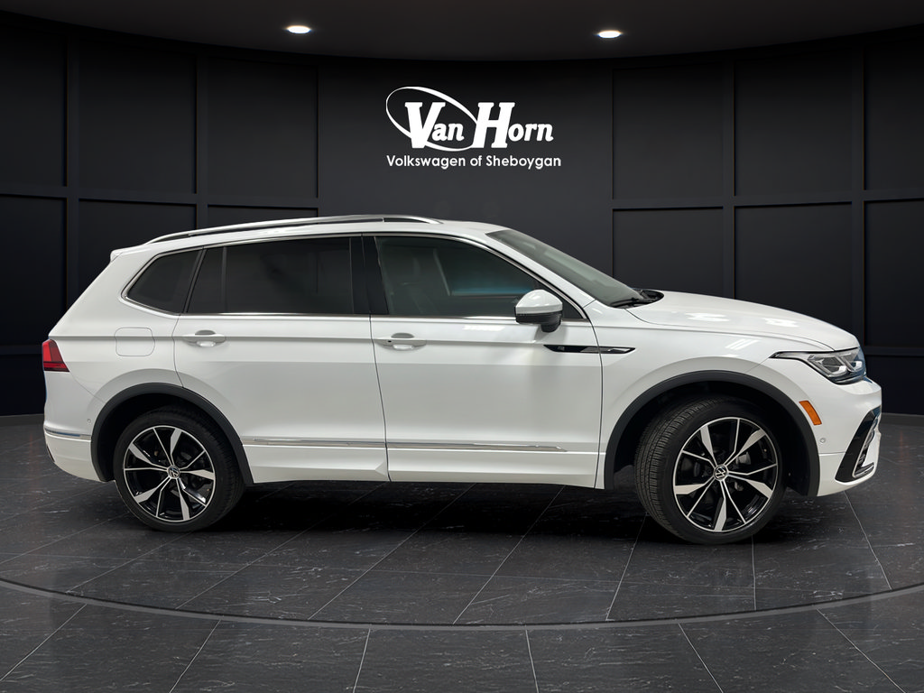 Used 2024 Volkswagen Tiguan SEL R-Line AWD/4WD image 8