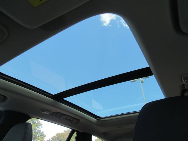 Used 2025 Volvo XC90 T8 Plus w/ Protection Package Premier image 7